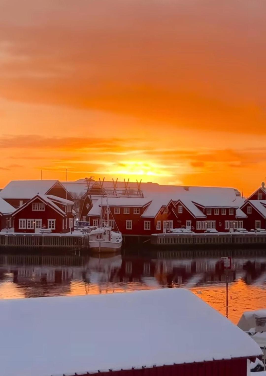 Ferienwohnung Kule Gule Huset Svolvær Exterior foto